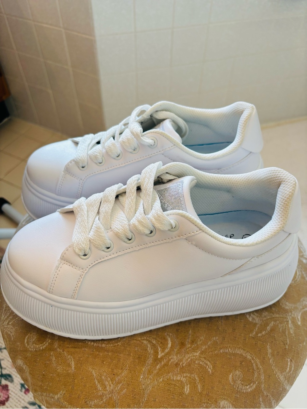 Lucky Step Air Cooled White‎ Platform Sneakers Chunky Casual Shoes Size 7 Parade